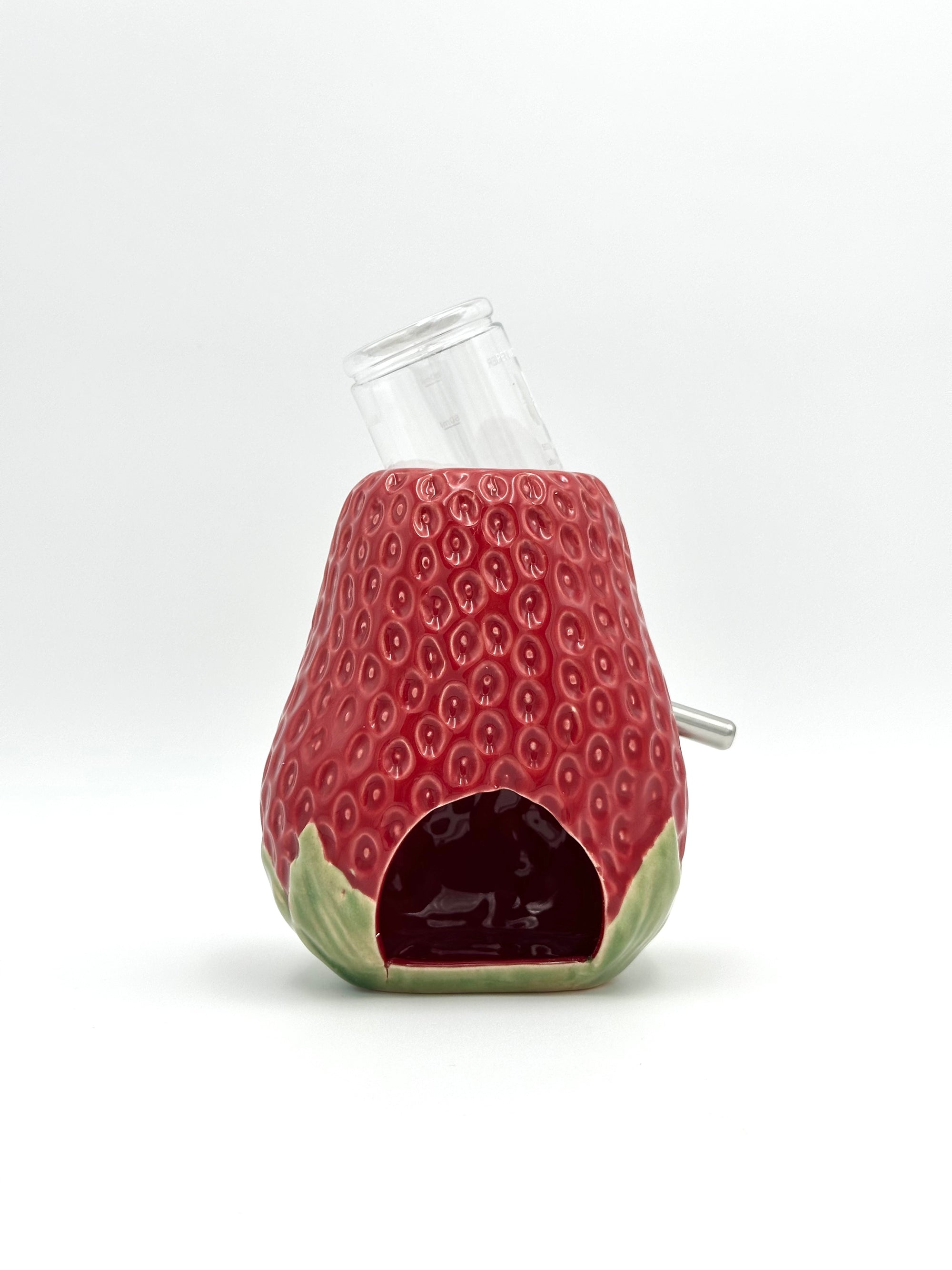 Soporte en forma de fresa para bebedero